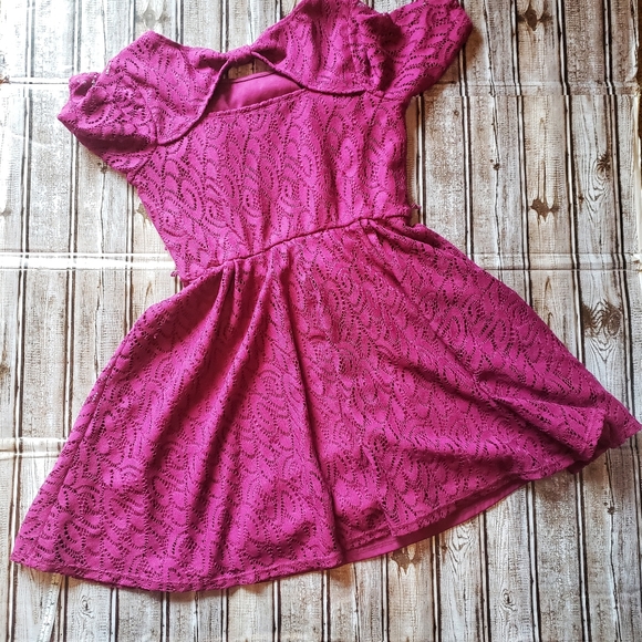 IZ Buyer Dress - Picture 4 of 6